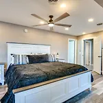 Luxe Pennsylvania Lakefront Vacation Rental!
