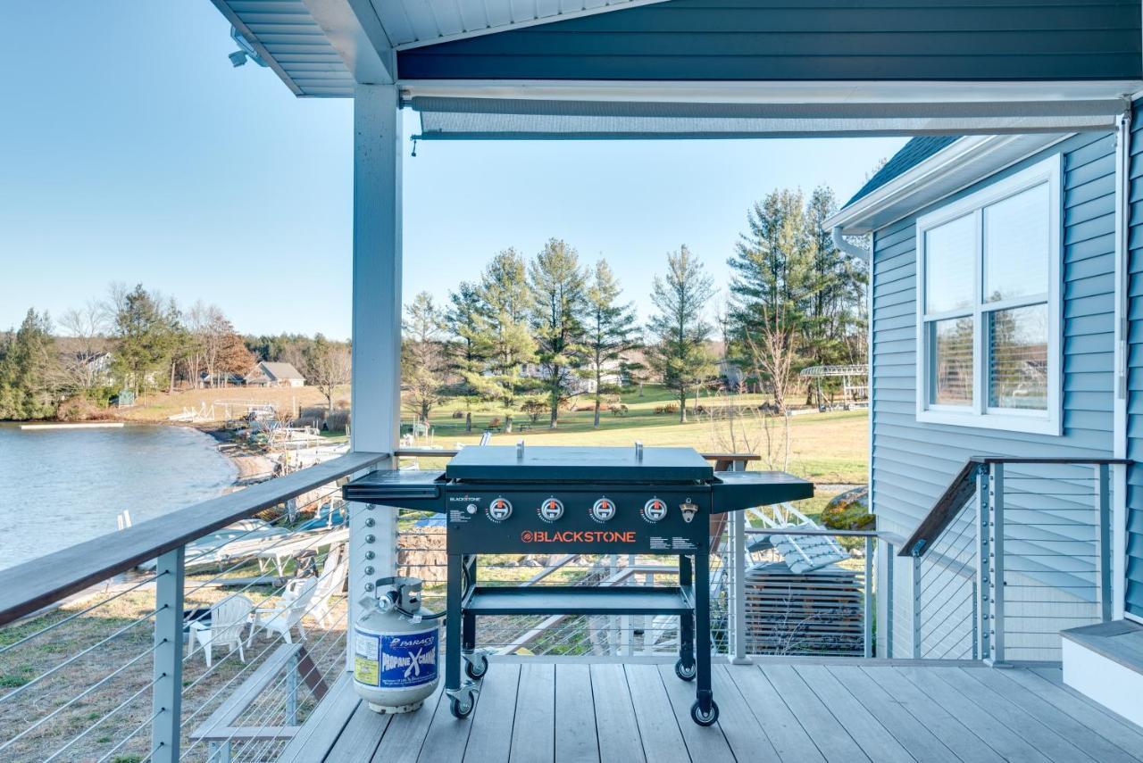 Holiday home Luxe Pennsylvania Lakefront Vacation Rental!
