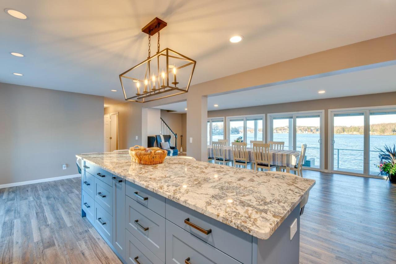 Holiday home Luxe Pennsylvania Lakefront Vacation Rental!