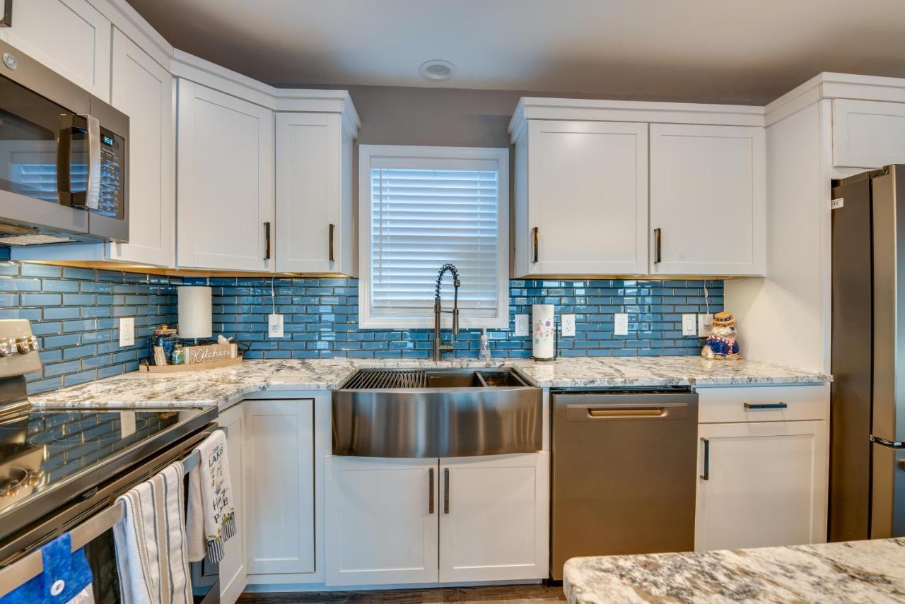 Holiday home Luxe Pennsylvania Lakefront Vacation Rental!